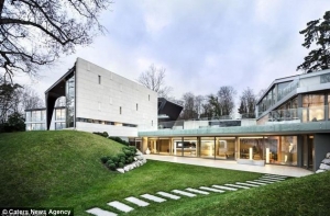 Жена Шумахера оборудует медицинский люкс в семейном доме