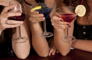 Сенатор от Аляски предложил обеспечить местные бары тестами на беременность