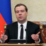 Медведев распорядился приступить к строительству моста через Керченский пролив