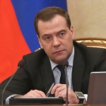 Медведев хочет слезть с «импортной иголки»