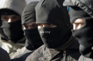 «Правый сектор» объявил срочную мобилизацию и вооружение