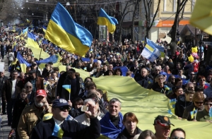 В Одессе евромайдановцы демонстративно сожгли георгиевские ленточки