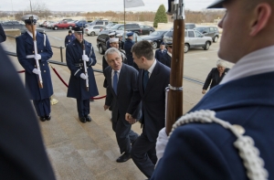 Глава Минобороны Эстонии призвал ввести санкции против российских политиков