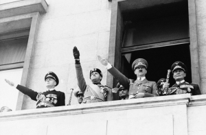 СМИ: найдена открытка, в которой Гитлер говорит об удалении 19 зубов