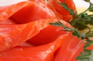 Постоянное присутствие в рационе красной рыбы полезно для здоровья