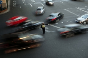 Из-за аварии на Деглавском мосту затруднено движение в центр Риги