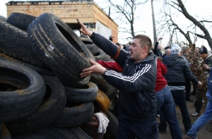 Сторонники федерализации блокируют аэродром в Краматорске