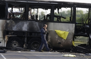 В Калифорнии огненное ДТП со школьным автобусом: 9 погибших