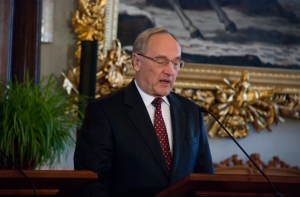 Президент выступил с осуждением действий России на Украине