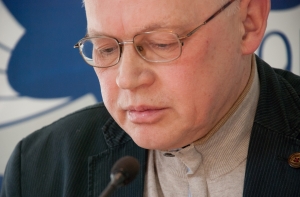 Политолог: правительство Страуюмы избегает острых углов (АУДИО)