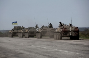 Очевидцы: колонна с украинскими военными едет в Славянск