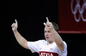 Штангист Плесниекс завоевал четвертое место на чемпионате Европы