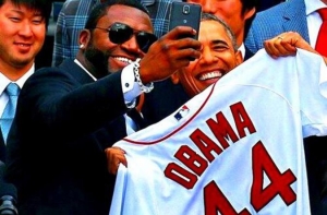 Обиженный на Samsung Обама собирается запретить «селфи»