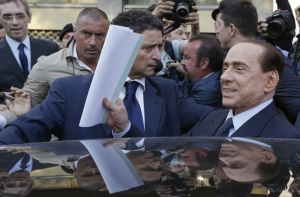 Берлускони будет веселить стариков