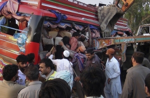Более 40 человек погибли в ДТП в Пакистане