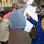 Харьков: избитых боевиков «Правого сектора» заставили ползти на коленях (ВИДЕО)