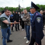 В Луганске милиция перешла на сторону протестующих