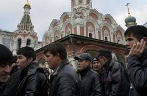 Гастарбайтеры просятся в российскую армию