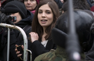 Толоконникова защищает заключенных ради пиара