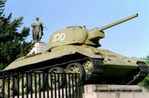 В Берлине отказались демонтировать танки Т-34