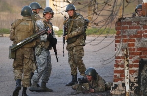 СМИ: вооруженные люди захватили горсовет Донецка