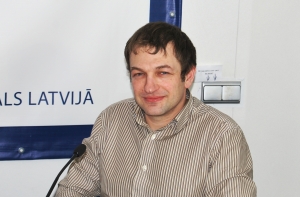 Союз русских Латвии: избирателям выдают неполные комплекты бюллетеней