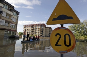 Наводнение на Балканах: латвийские спасатели отправились на помощь (АУДИО)