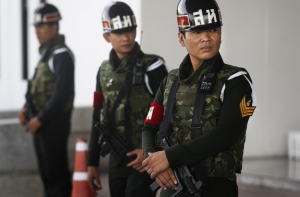 В Таиланде ввели военное положение