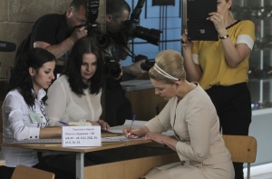 Тимошенко в образе «Бабетта идет на войну» не понравилась стилистам