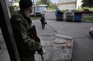 Съемочную группу телеканала «МИР 24» обстреляли в Донецке