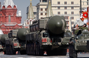 Россия провела в разных городах парады в честь Дня Победы (ВИДЕО)