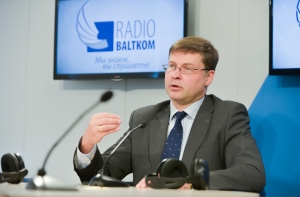 Домбровскис: продажа Hipotēku banka не принесла мне никакой выгоды (АУДИО)