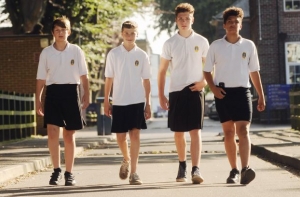 Во Франции мальчиков попросили прийти в школу в юбках