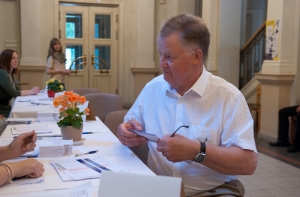 Как первые лица Латвии выбирают Европарламент (ВИДЕО)