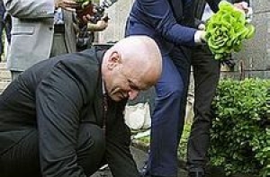 22 мая в истории Латвии: трава у дома