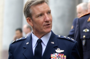 В Минобороны РФ предложили главе ВВС США лечить голову