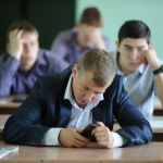 В этом году выпускники раньше получат аттестаты (АУДИО)