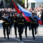 Минобороны РФ начнет продажу одежды «Вежливые люди»