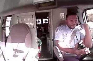 Рианна прославила водителя «скорой помощи» (ВИДЕО)