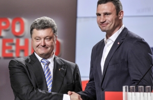 Порошенко: Кличко побеждает на выборах мэра Киева