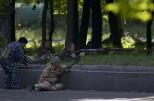 Между силовиками и ополченцами Донецка установлено временное перемирие