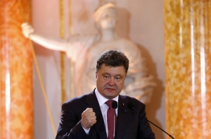 Девушка просит Порошенко спасти ей жизнь