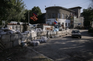 Власти ДНР: двое ополченцев ранены под Луганском при бомбардировке