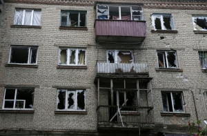 Восток Украины: власти помогут жителям уйти из зоны боев