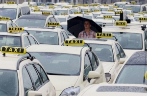 Таксисты устроили акции протеста по всей Европе (ФОТО)