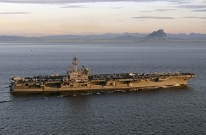 Авианосец США «Джордж Буш» направляется в Персидский залив
