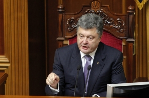 Порошенко представил в Донбассе мирный план по урегулированию