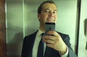 Селфи Медведева добавило премьеру сто тысяч подписчиков в Instagram
