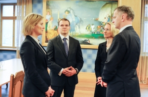 ПРЯМАЯ ТРАНСЛЯЦИЯ MIX TV: пресс-брифинг министра юстиции Латвии