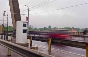 Автожурналист: фоторадары как пластырь - все болезни не вылечишь (АУДИО)